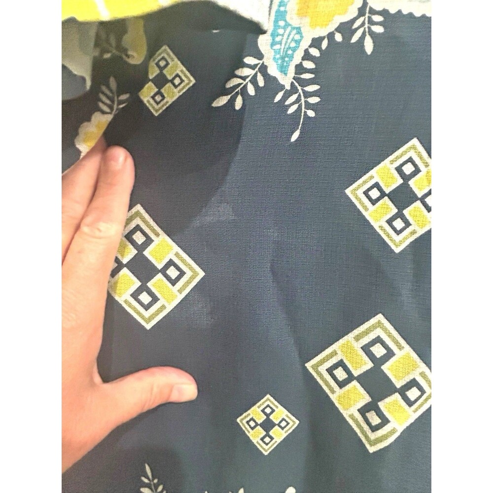 Tommy Bahama Mens 2XL All Over Print Floral Tropical Short Sleeve Silk Shirt - Picture 2 of 8